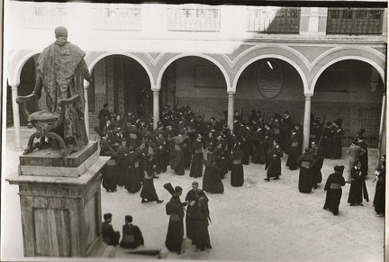 Patio Universidad Martes Santo 1945