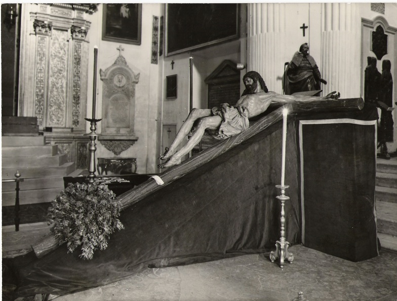 Besapies Cristo 1955.jpg